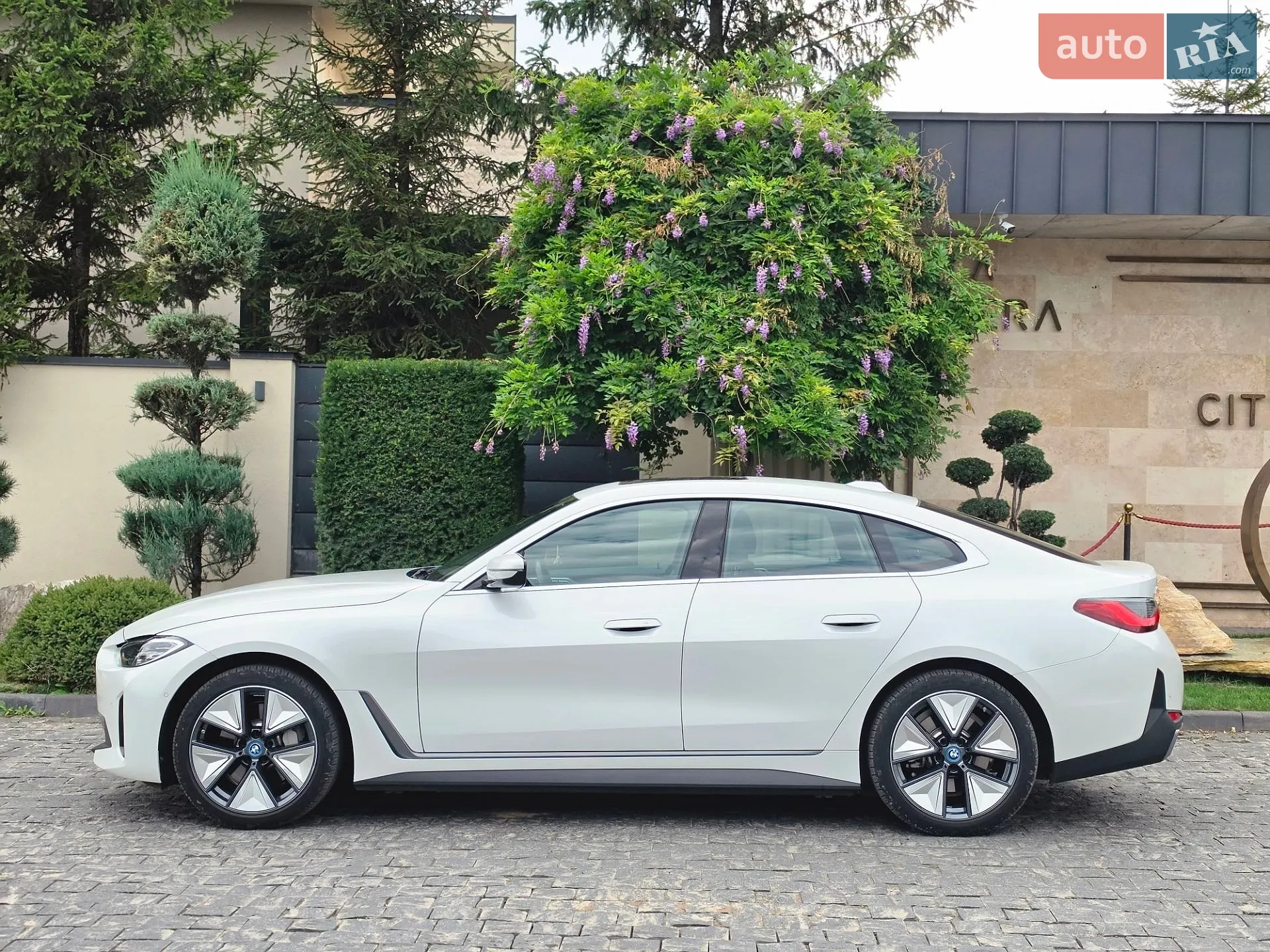 2024 BMW i4 - мініатюра 3