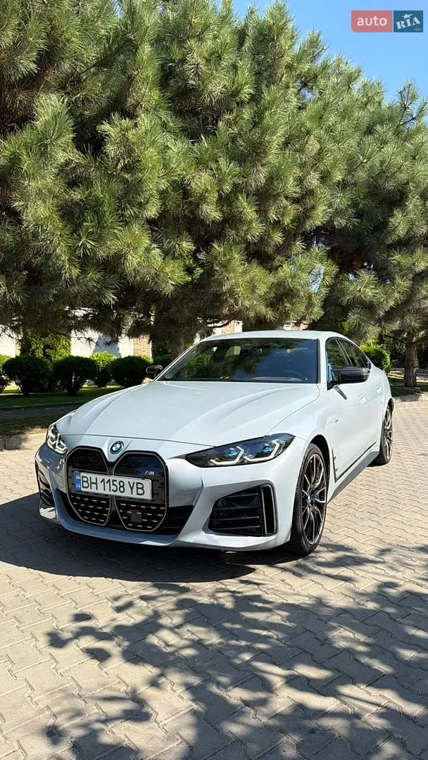 2022 BMW i4 - фото 1