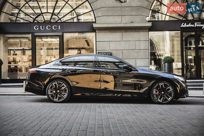 Седан BMW i5 2024 в Киеве