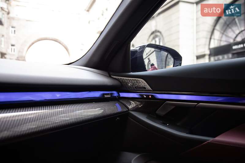 Седан BMW i5 2024 в Киеве