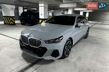 Седан BMW i5 2023 в 