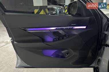 Седан BMW i5 2023 в 