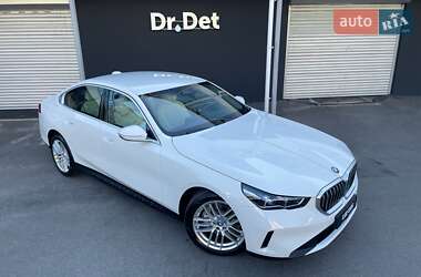 Седан BMW i5 2024 в 