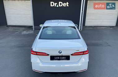 Седан BMW i5 2024 в 