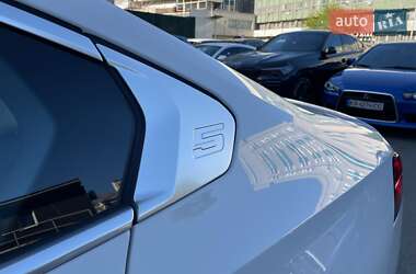 Седан BMW i5 2024 в 