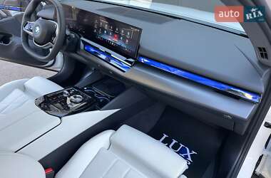 Седан BMW i5 2024 в 