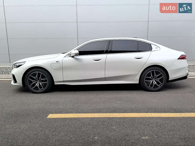 Седан BMW i5 2024 в Днепре