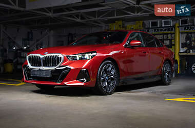 Седан BMW i5 2024 в Чернівцях