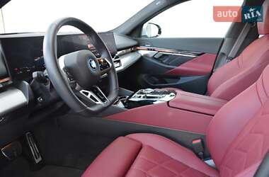 Седан BMW i5 2024 в 