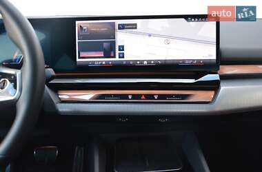 Седан BMW i5 2024 в 