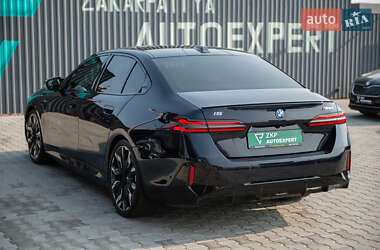 Седан BMW i5 2023 в 