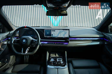 Седан BMW i5 2023 в 