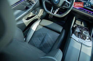 Седан BMW i5 2023 в 