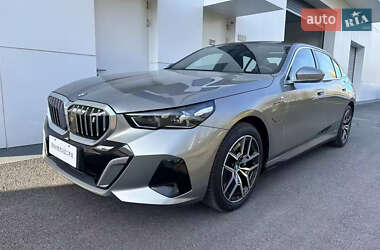 Седан BMW i5 2024 в Киеве