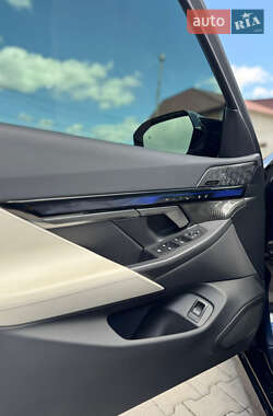 Седан BMW i5 2023 в  фото 11 Седан BMW i5 2023 в