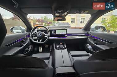Седан BMW i5 2024 в Киеве