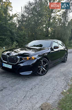 Седан BMW i5 2023 в Киеве