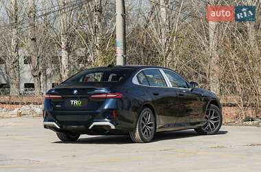 Седан BMW i5 2024 в 