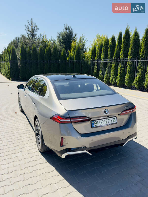 Седан BMW i5 2024 в Одессе