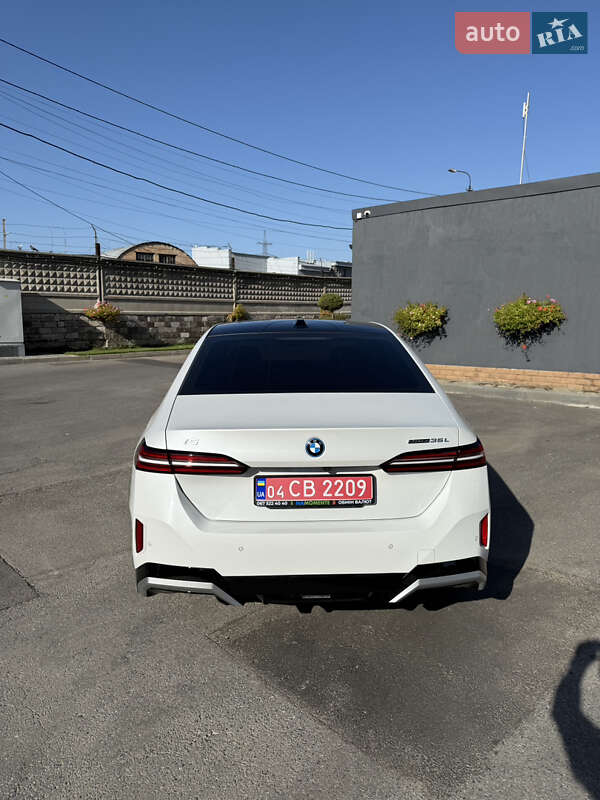 Седан BMW i5 2024 в Днепре