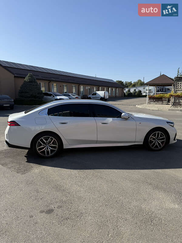 Седан BMW i5 2024 в Днепре
