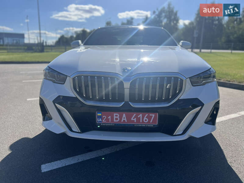 Седан BMW i5 2024 в Киеве