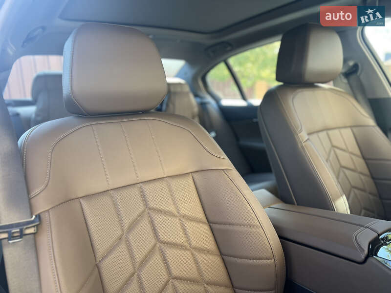 Седан BMW i5 2024 в Киеве