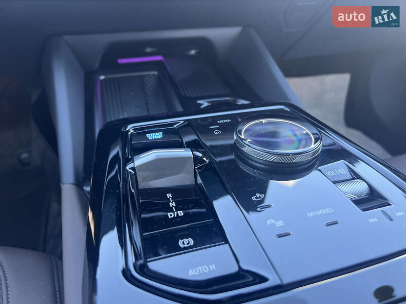 Седан BMW i5 2024 в Киеве