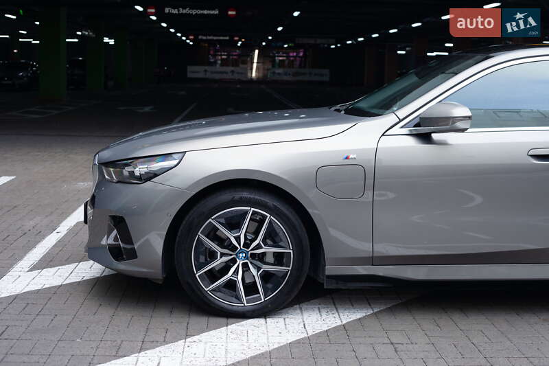Седан BMW i5 2024 в Киеве фото 12 Седан BMW i5 2024 в Киеве