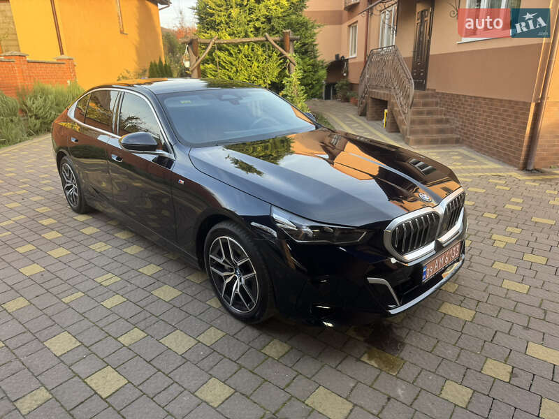 Седан BMW i5 2024 в Мукачевому