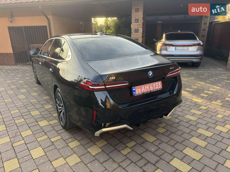 Седан BMW i5 2024 в Мукачевому