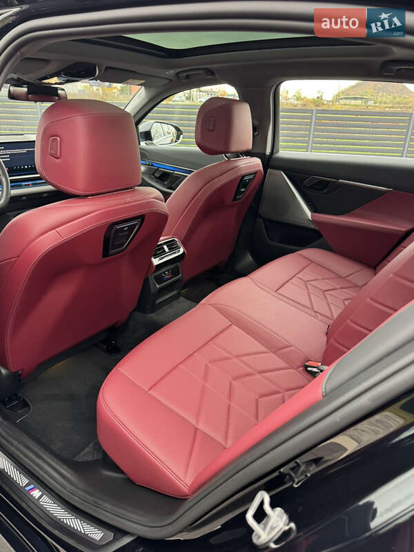 Седан BMW i5 2024 в Мукачевому