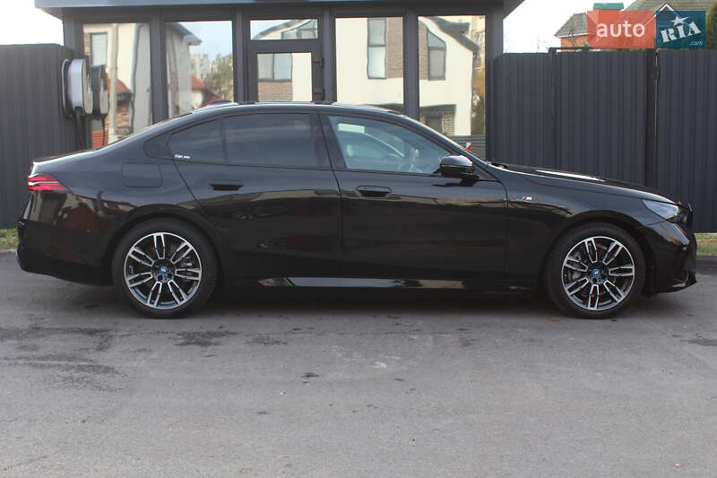 Седан BMW i5 2025 в Києві