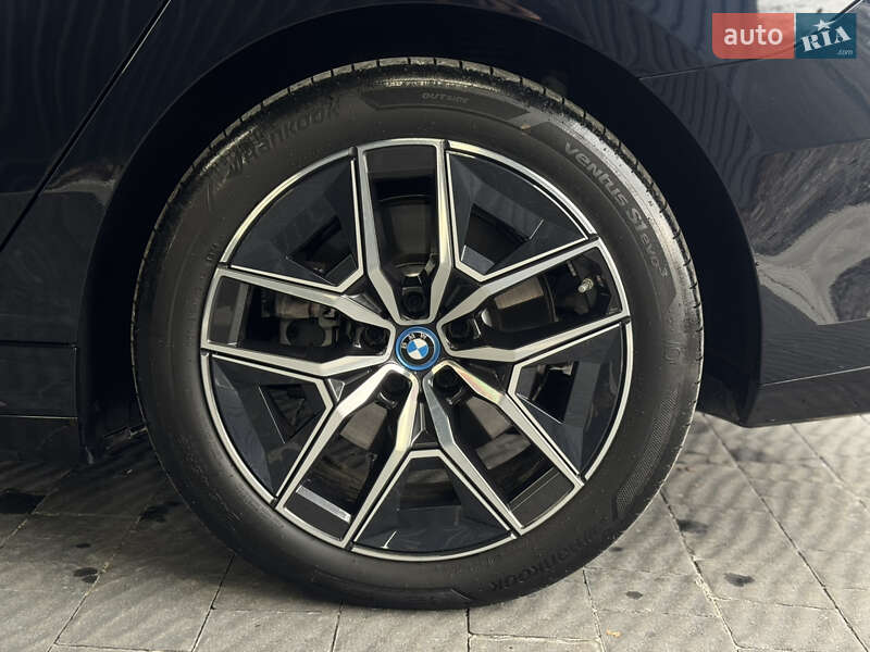 Седан BMW i5 2024 в Мукачево