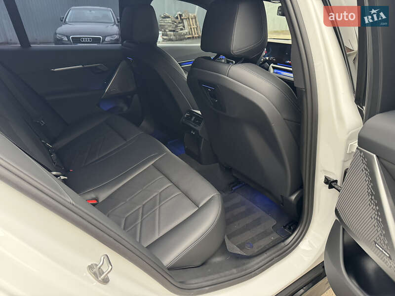 Седан BMW i5 2023 в Львове