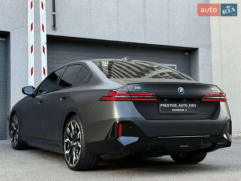 Седан BMW i5 2023 в Киеве