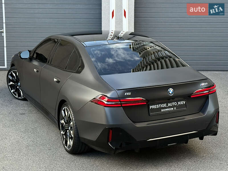 Седан BMW i5 2023 в Киеве