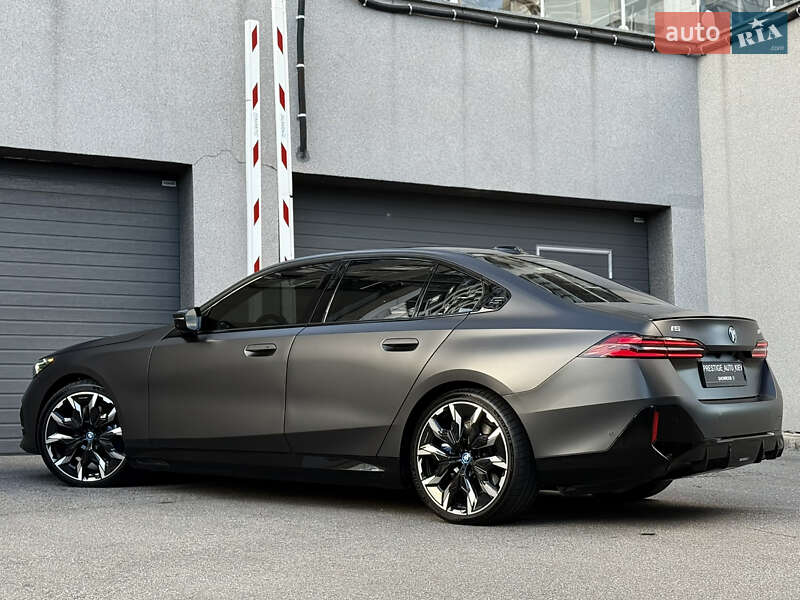 Седан BMW i5 2023 в Киеве