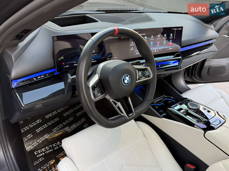 Седан BMW i5 2023 в Киеве