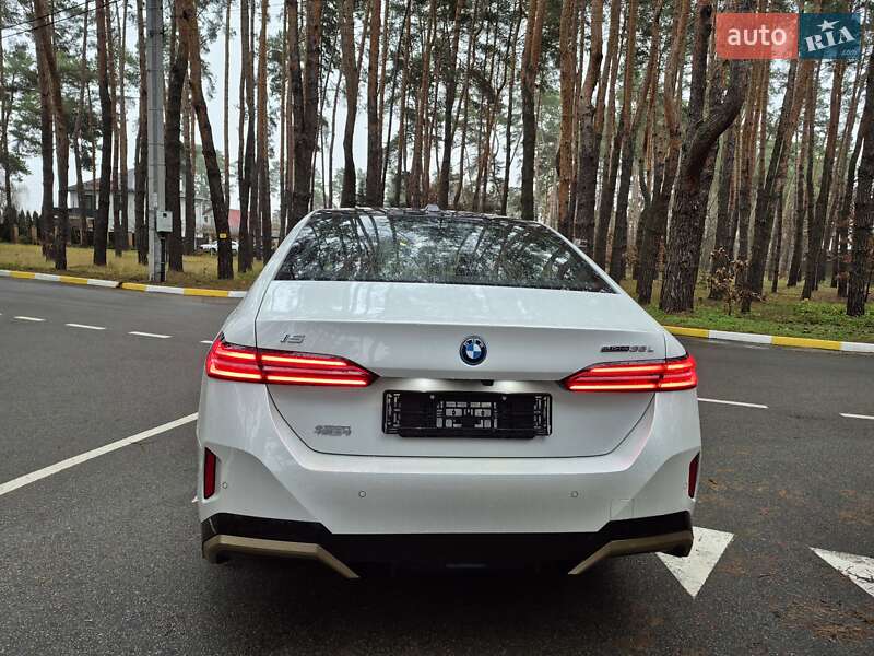 Седан BMW i5 2024 в Шевченково