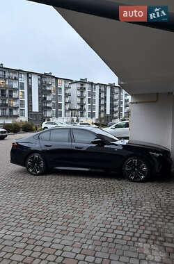 Седан BMW i5 2024 в Львові