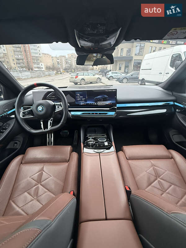 Седан BMW i5 2024 в Тернополі