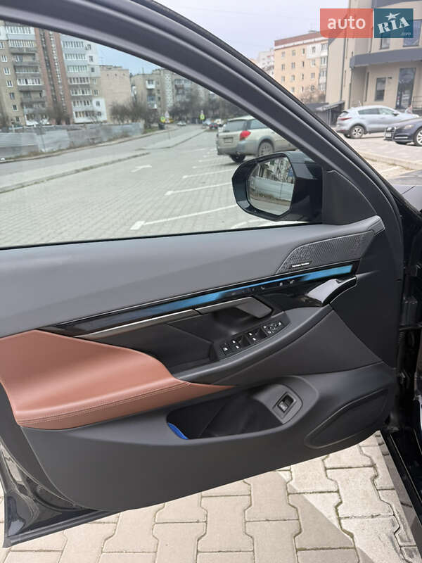 Седан BMW i5 2024 в Тернополі