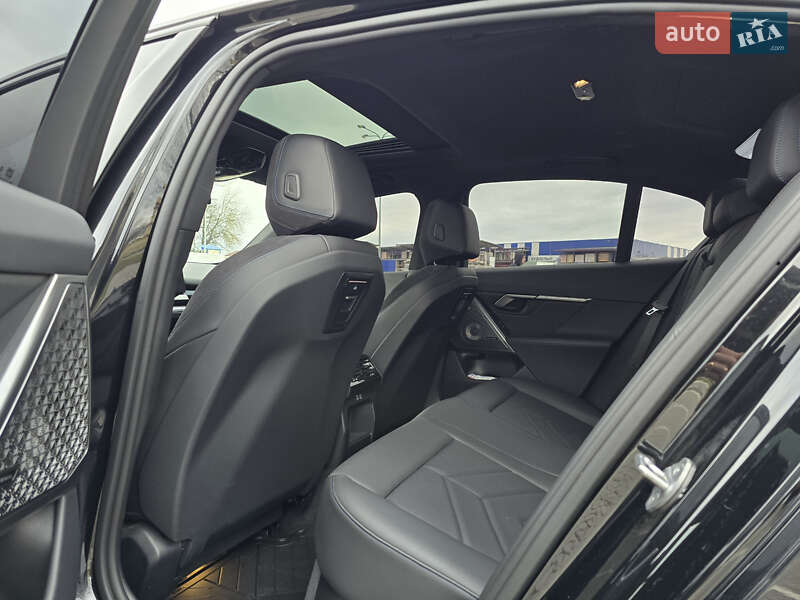 Седан BMW i5 2023 в Коломые