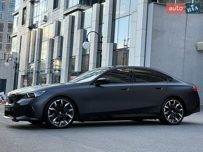 Седан BMW i5 2023 в Києві