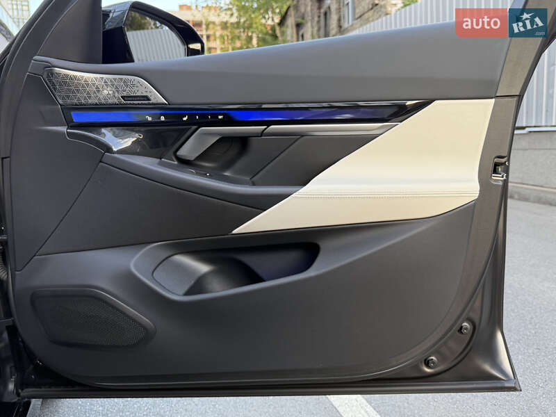 Седан BMW i5 2023 в Києві