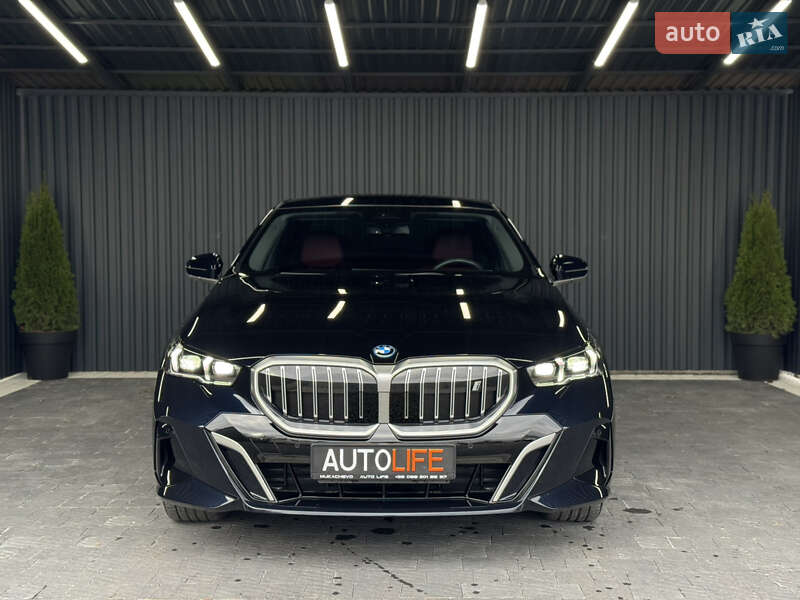 Седан BMW i5 2024 в Мукачево