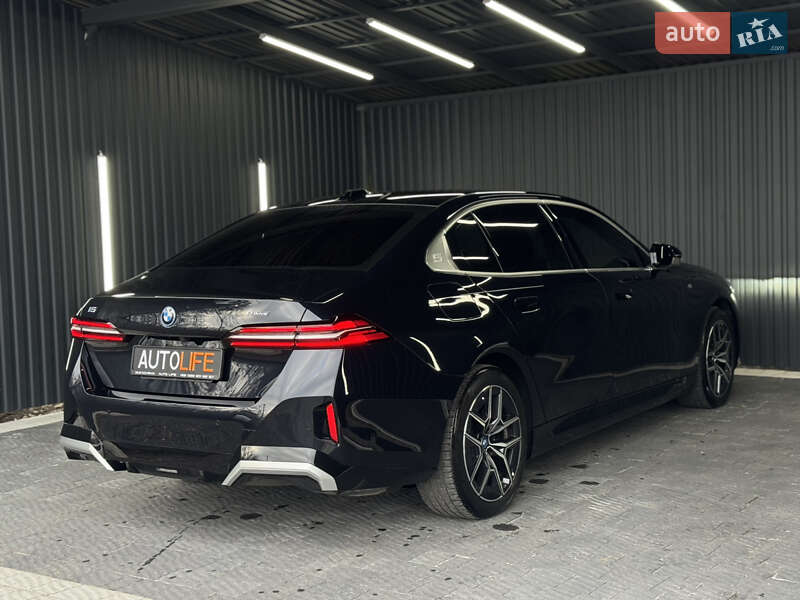Седан BMW i5 2024 в Мукачево