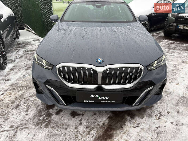 Седан BMW i5 2024 в Киеве