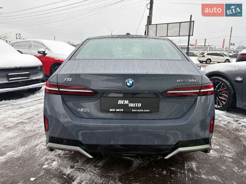 Седан BMW i5 2024 в Киеве
